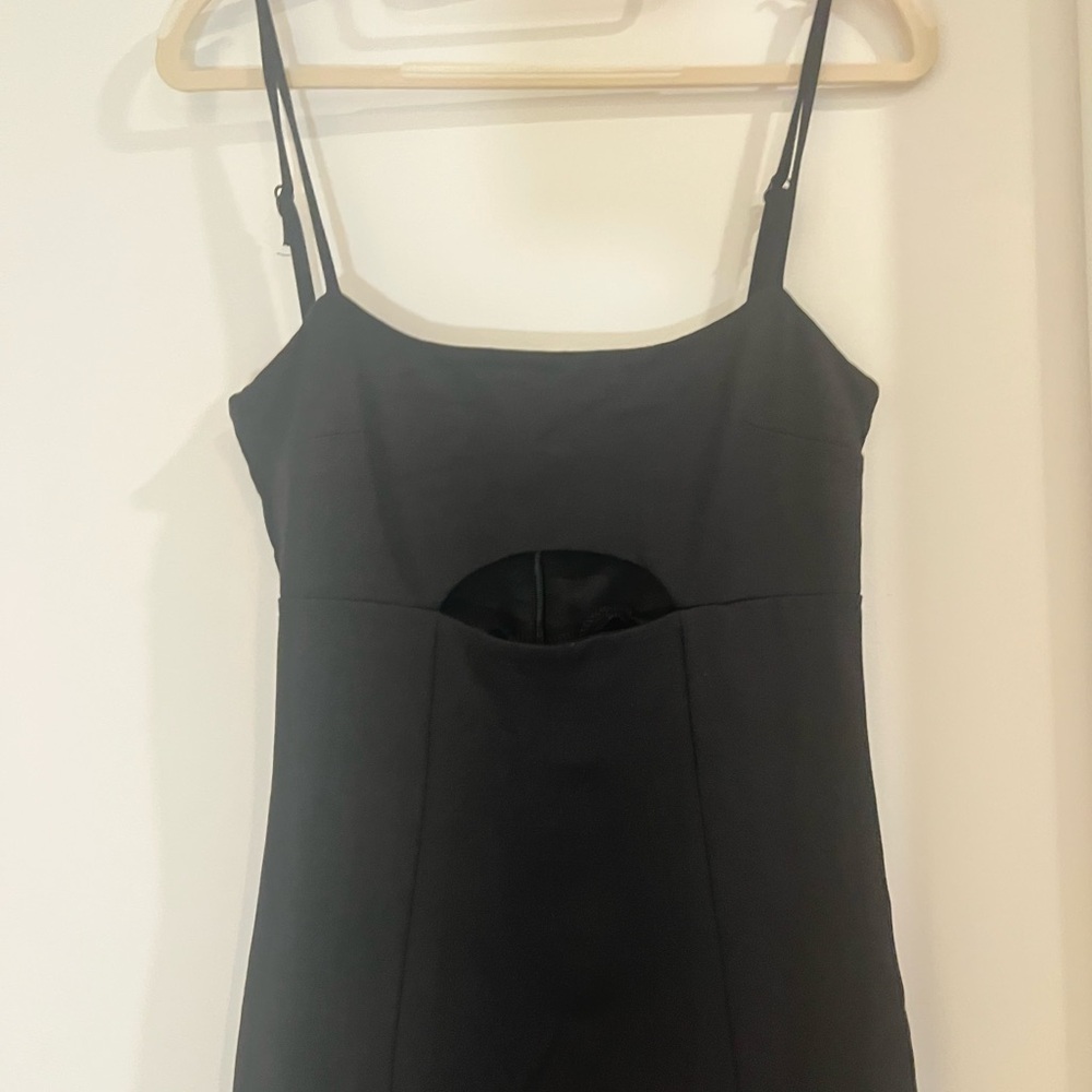 Black Sleeveless Dress with Cutout